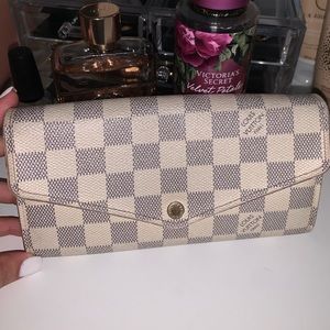 Louis Vuitton Damier Azur Sarah Wallet NM